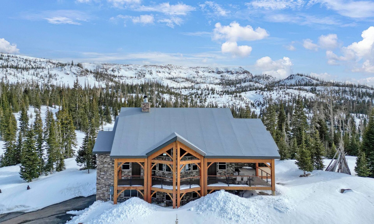 Brian Head Cabin | Luxury Steam Engine Cabin | Epic Brian Head Views