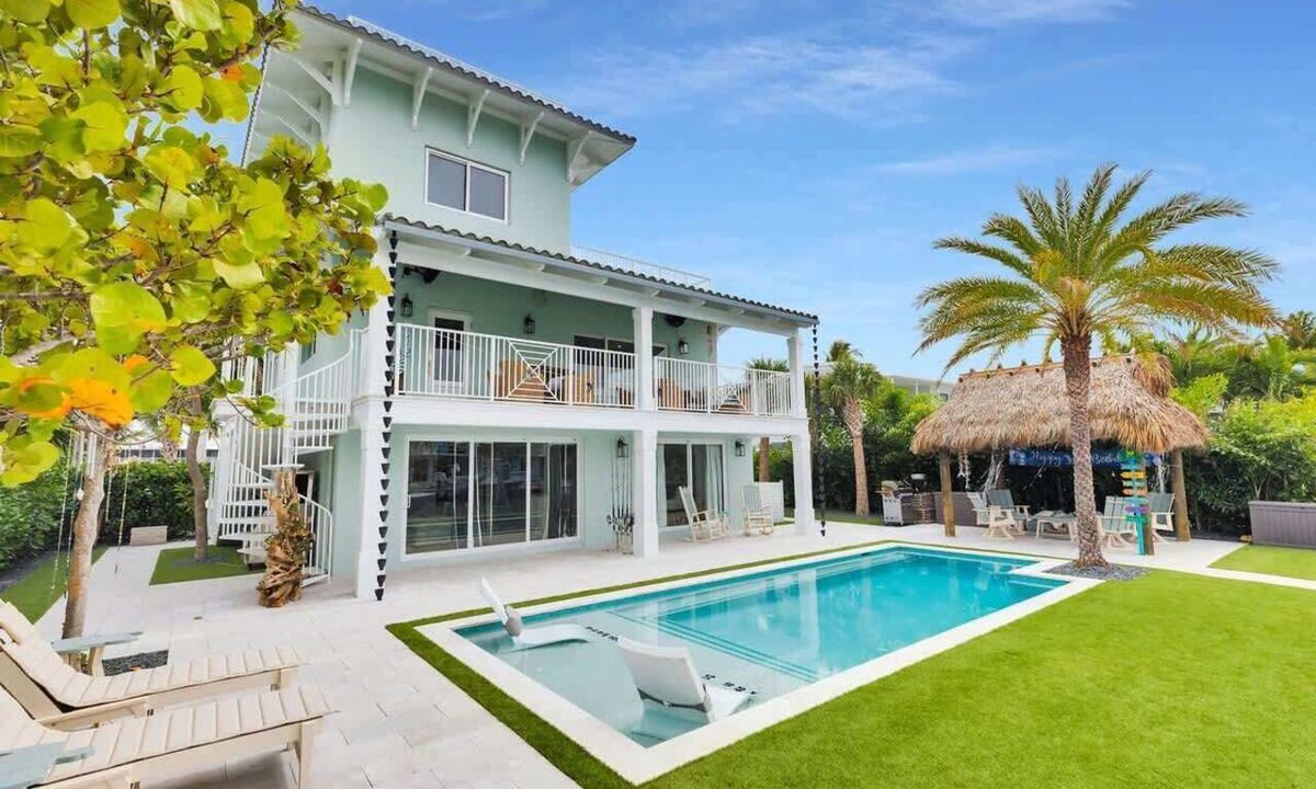 Venetian Shores House | Luxury Waterfront Retreat in Islamorada (28 days)