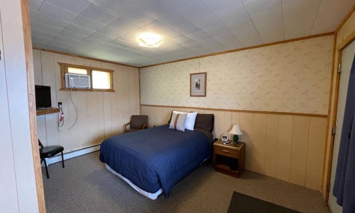 Onaway Cabin | Lyons in Onaway - 1 Full Bed - Room 10 - Sleeps 2