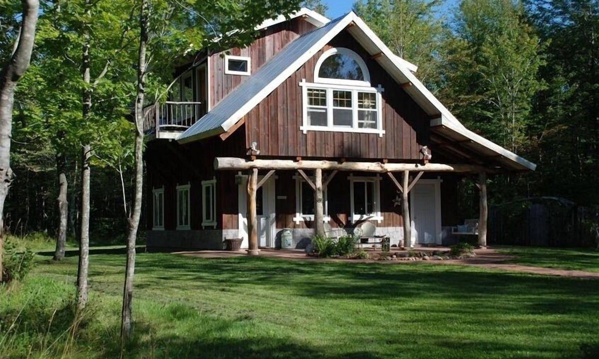 La Pointe Cabin | Magical Handcrafted Cabin on 20 Acres Featured in books and magazines