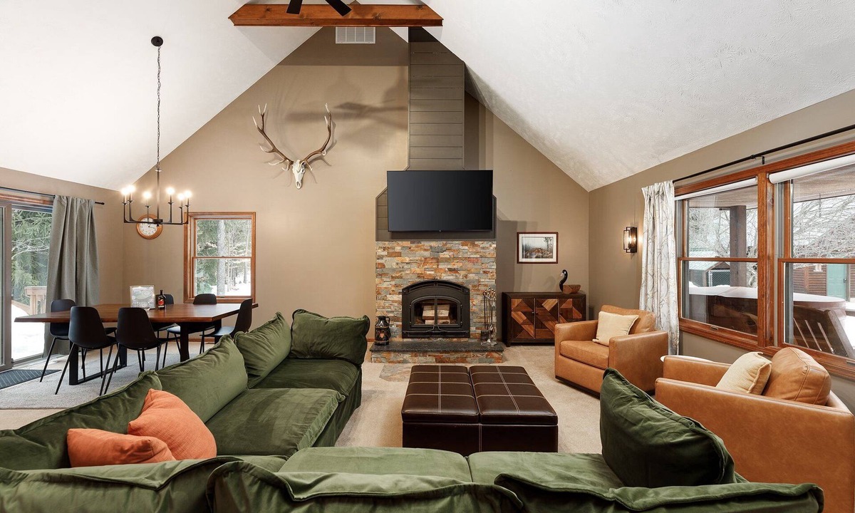 Lake Ann House | Majestic Maple Escapes | Hot Tub | Firepit | Deck | Large Yard