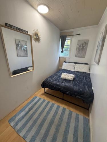 Little Havana House | Mango private room in shared house