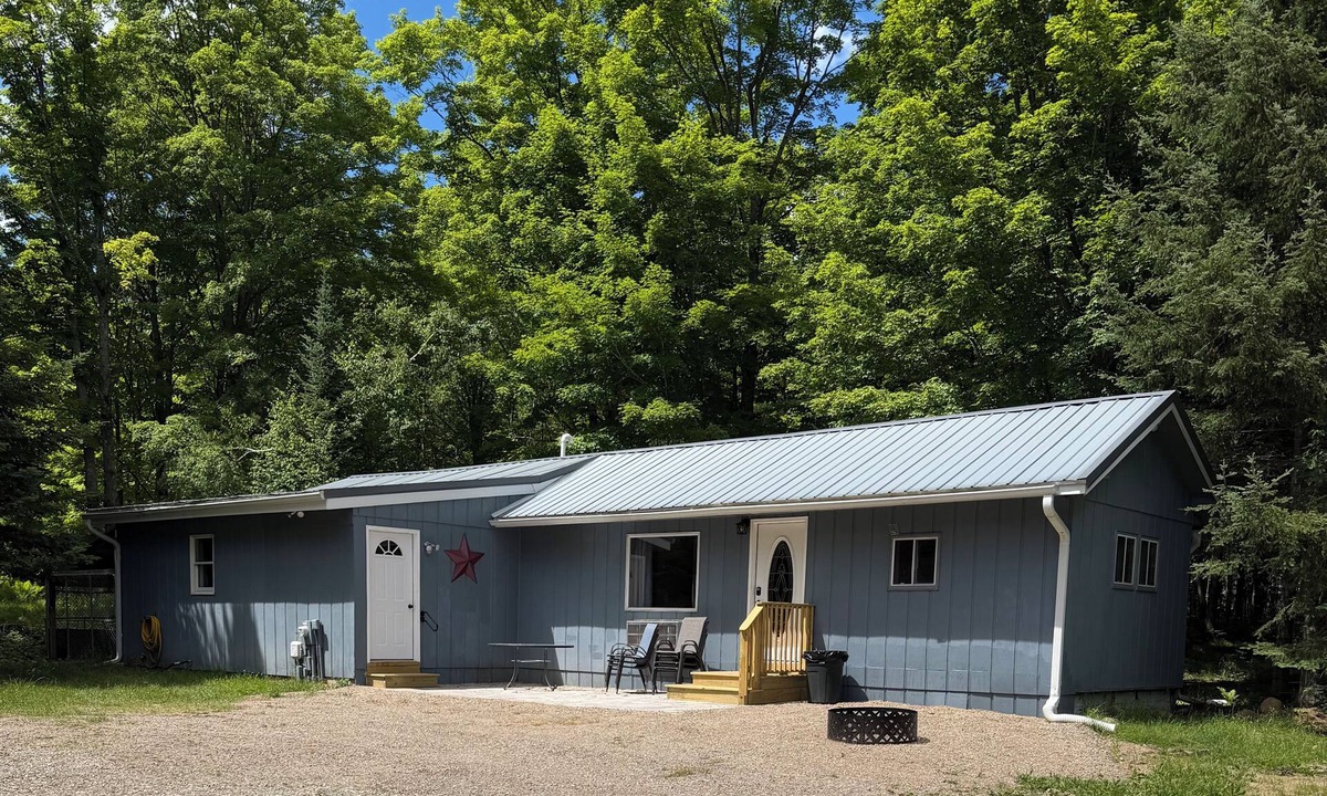 Crandon House | Maple Ridge Trail Side Cabin