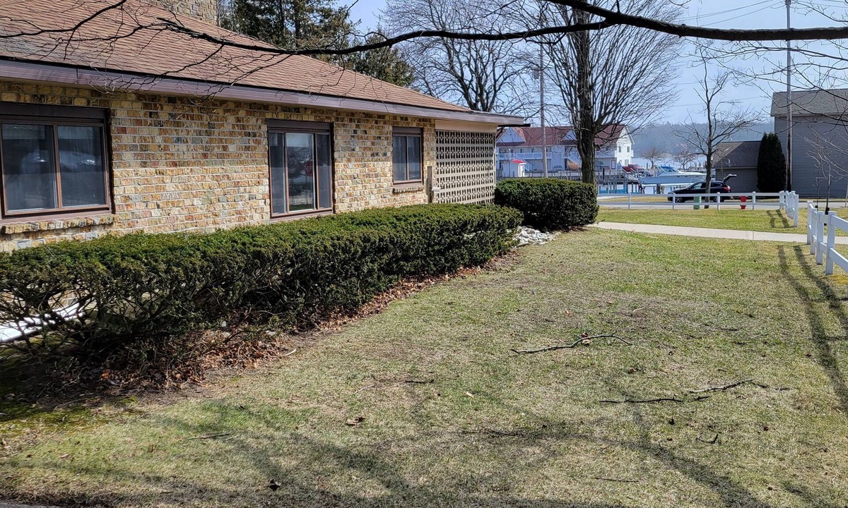 Pentwater House | Marina View in the Village