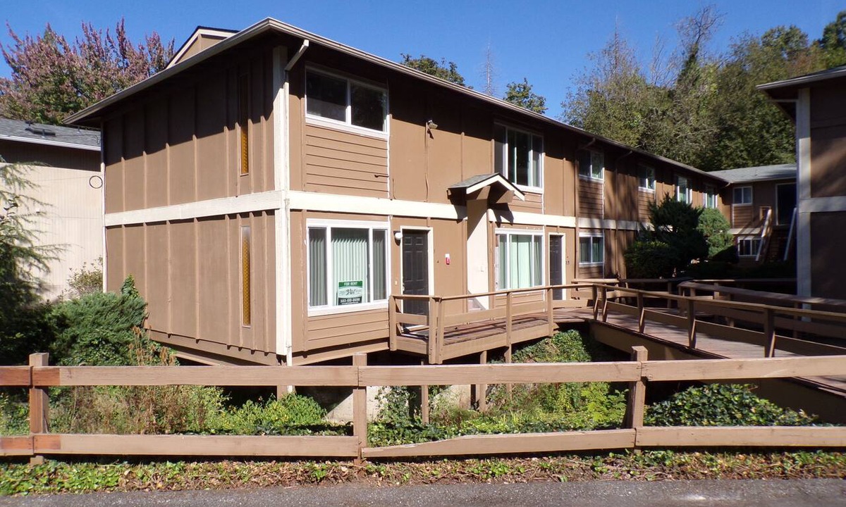 Bridlemile Apartment | Marvelous 2-bedroom Cedarbrook apartment Near Hillsdale & Multnomah Village