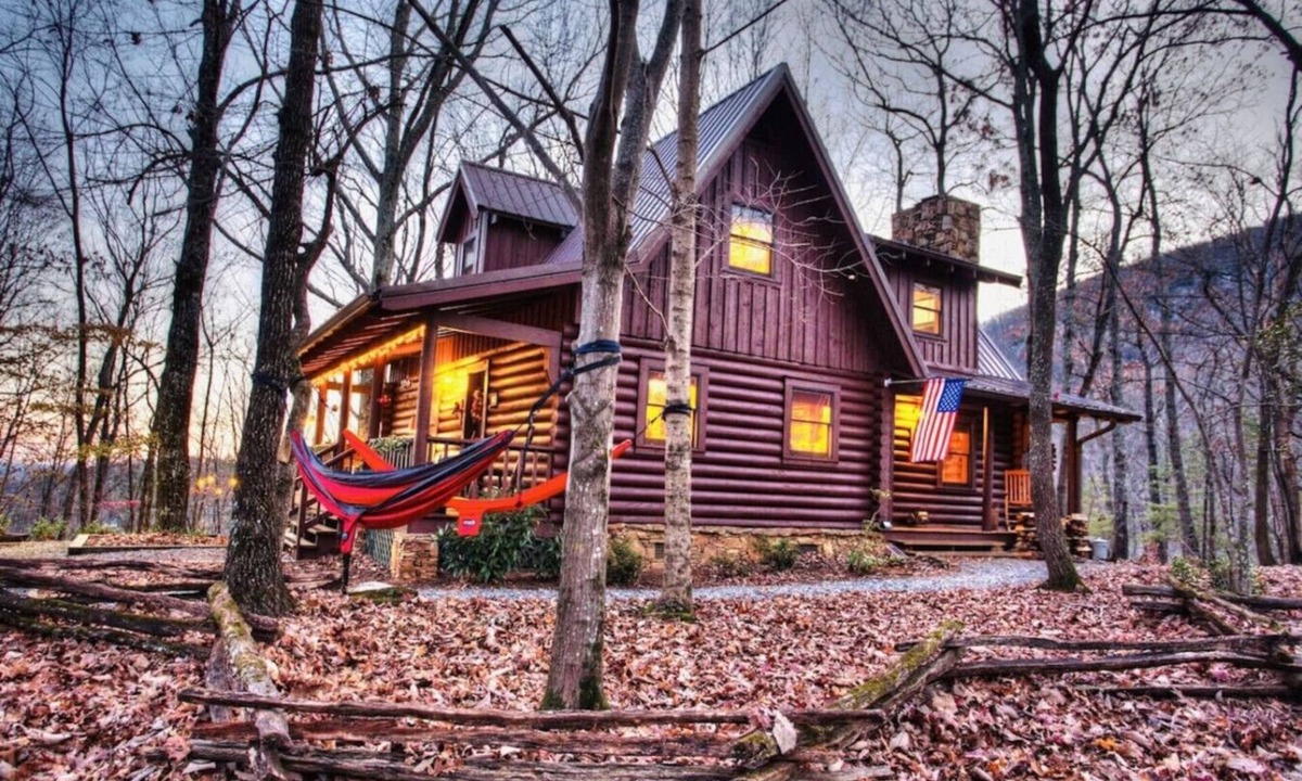 Sautee Nacoochee Cabin | Massive Cabin in the woods/6 miles from Helen