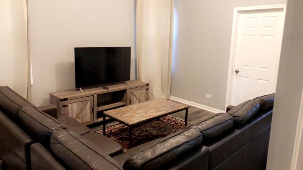 Bridgeport Apartment | Mccomick Place/China town getaway