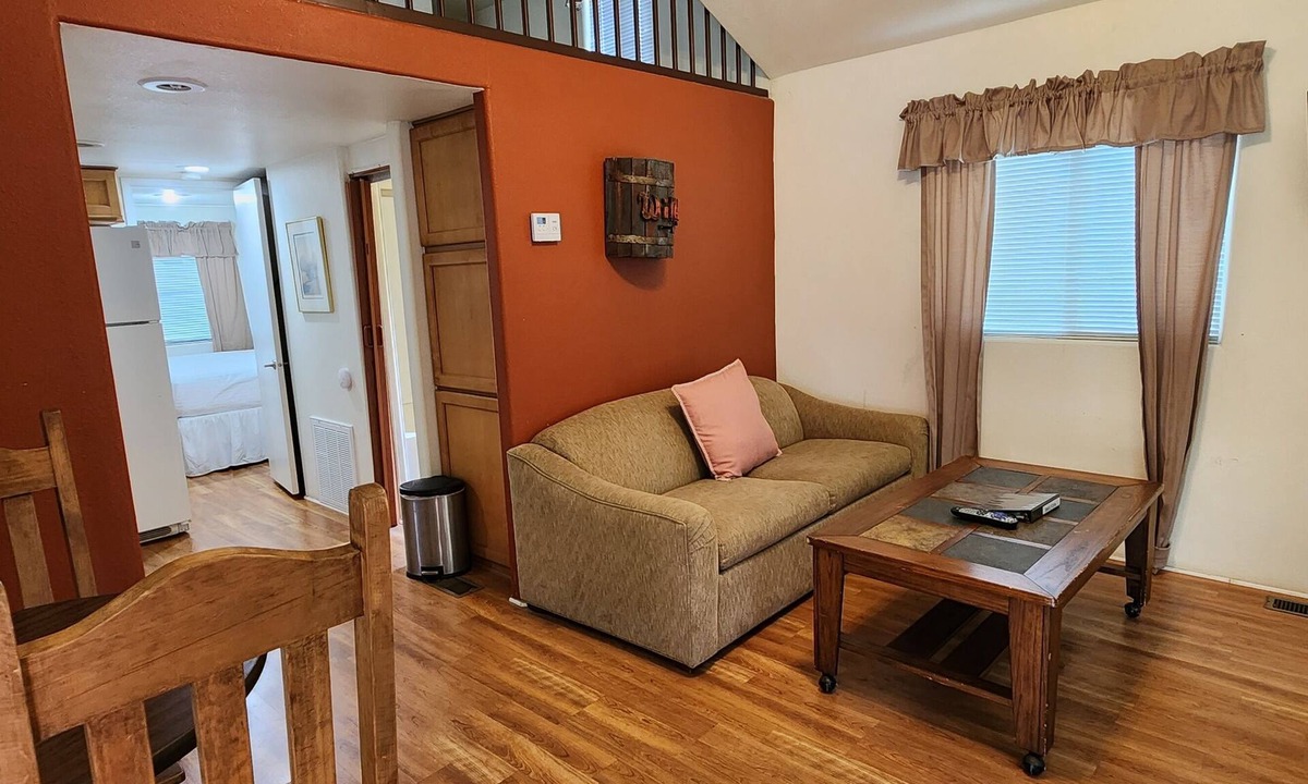 Fredericksburg Cabin | Mendelbaum Winery Guest Cabins