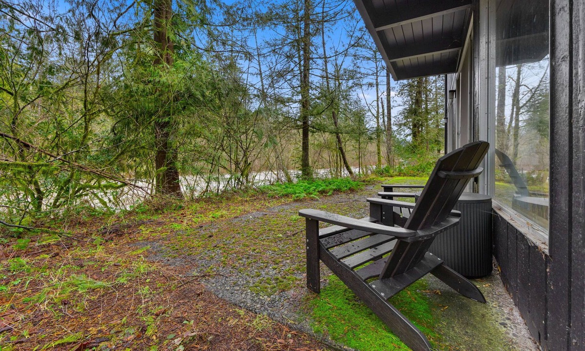 Marmot House | Midcentury Modern Nestled in Mt Hood Wilderness, River Access w/Views.