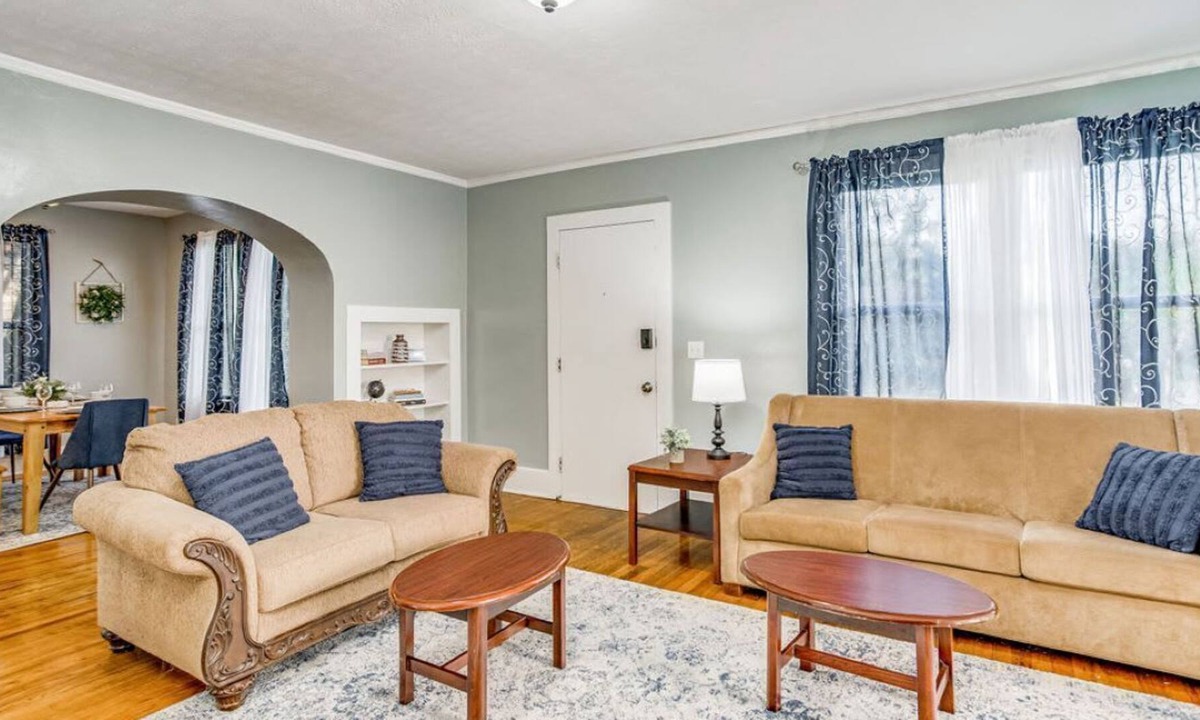 Warrington House | Mins to Downtown, Beach & NAS- Cast Away on Wilson