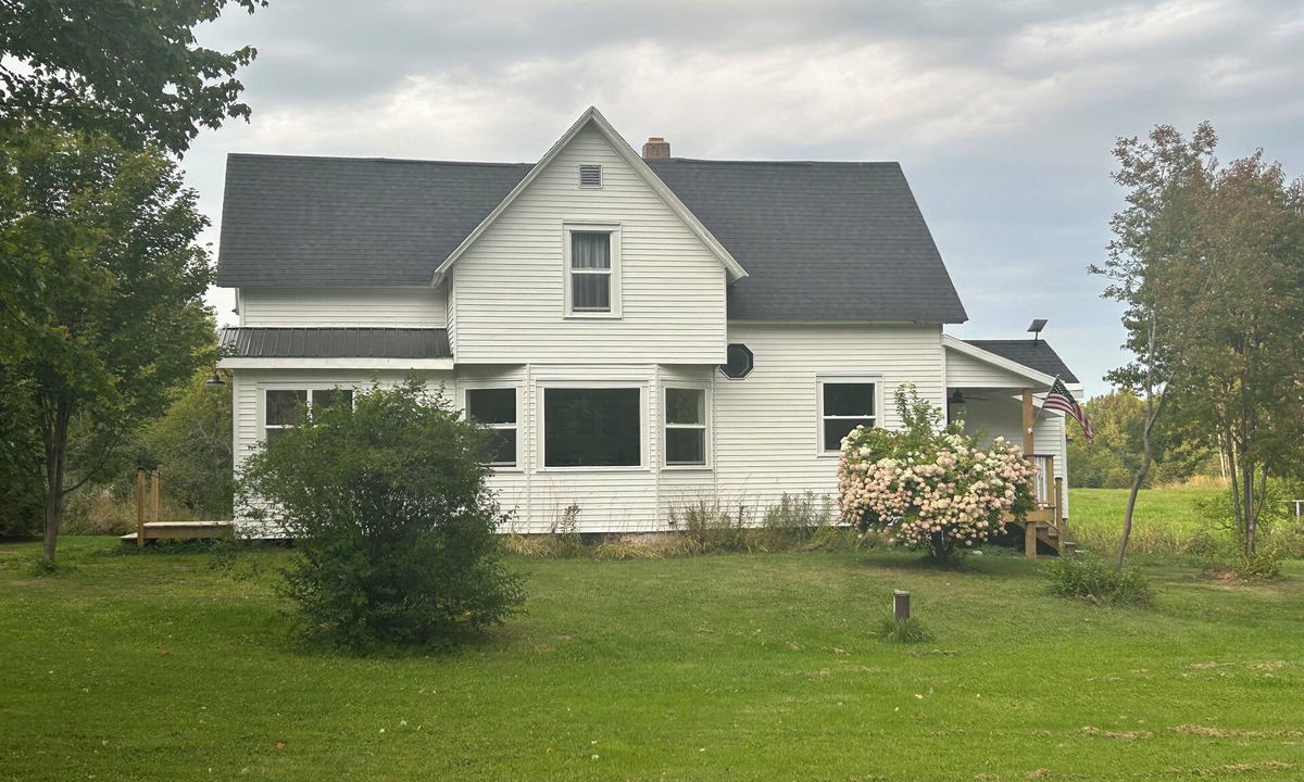 Yalmar House | Minutes from Marquette, close to Munising, great location for exploring the UP!