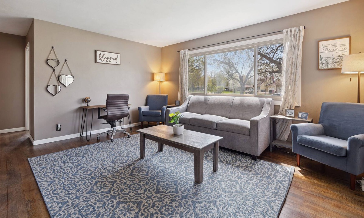 Georgetown House | Minutes to Notre Dame! - The Light on Brighton