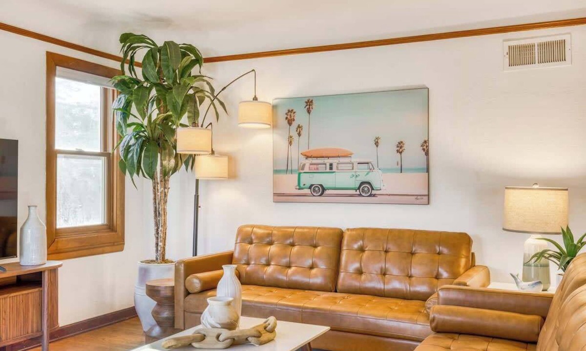 Arbor Lodge House | Mocks Crest Oasis- 5BD/2BA- Arbor Lodge Getaway