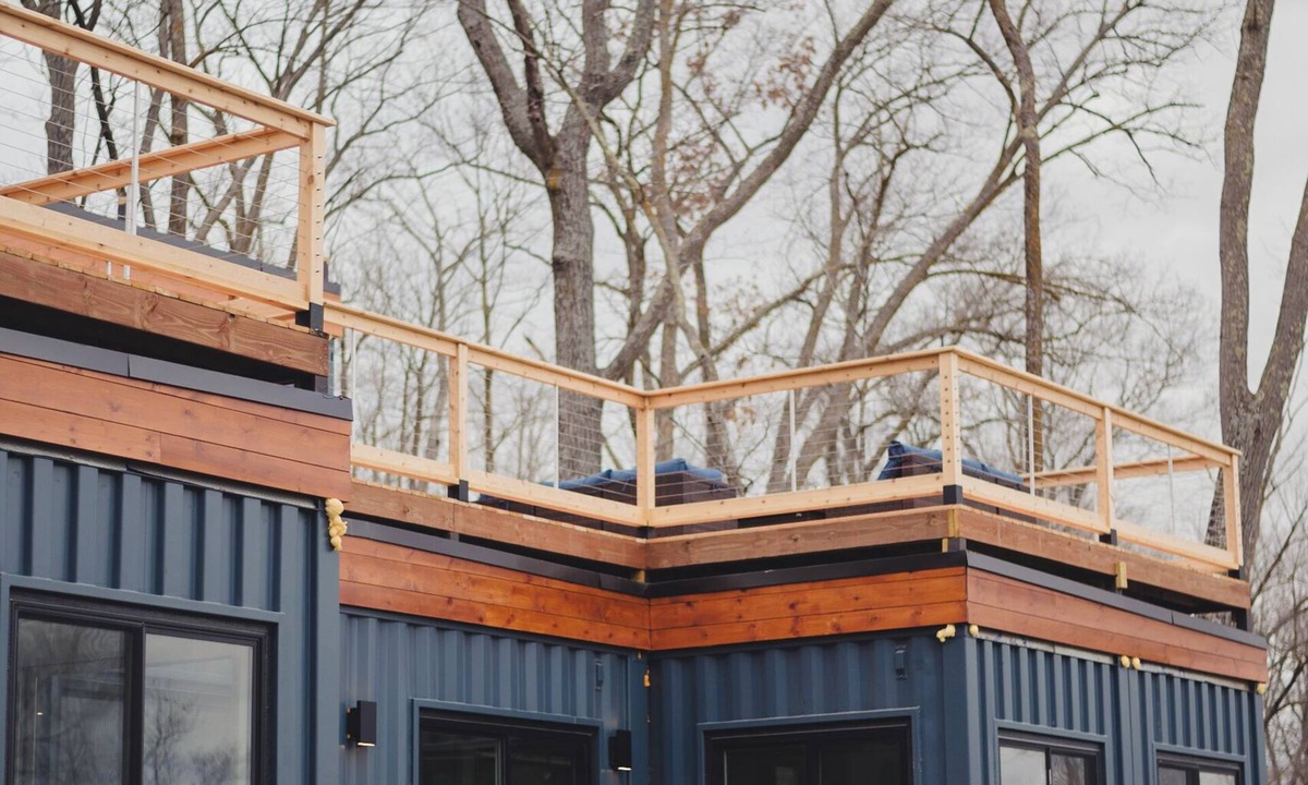 Brill House | Modern 4-bedroom container home on Long Lake!