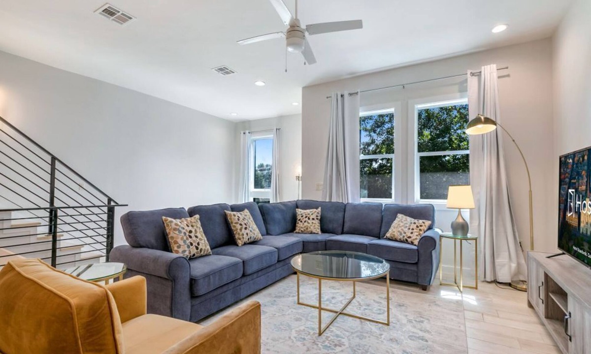 Mid-City House | Modern and New Townhouse across from Lafitte Greenway