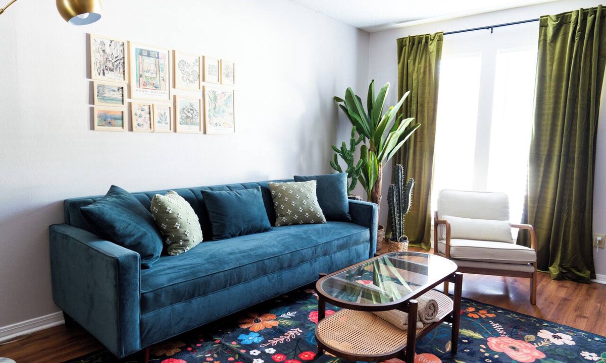 Mobile Apartment | Modern Bright 2BR Retreat | Pet-Friendly Living