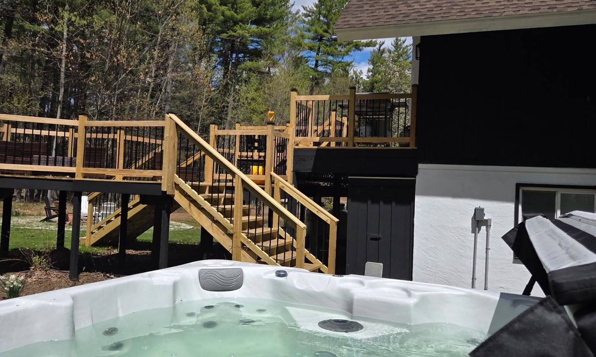 Jay House | Modern Chalet w Hot Tub & Fire Pit Near Whiteface