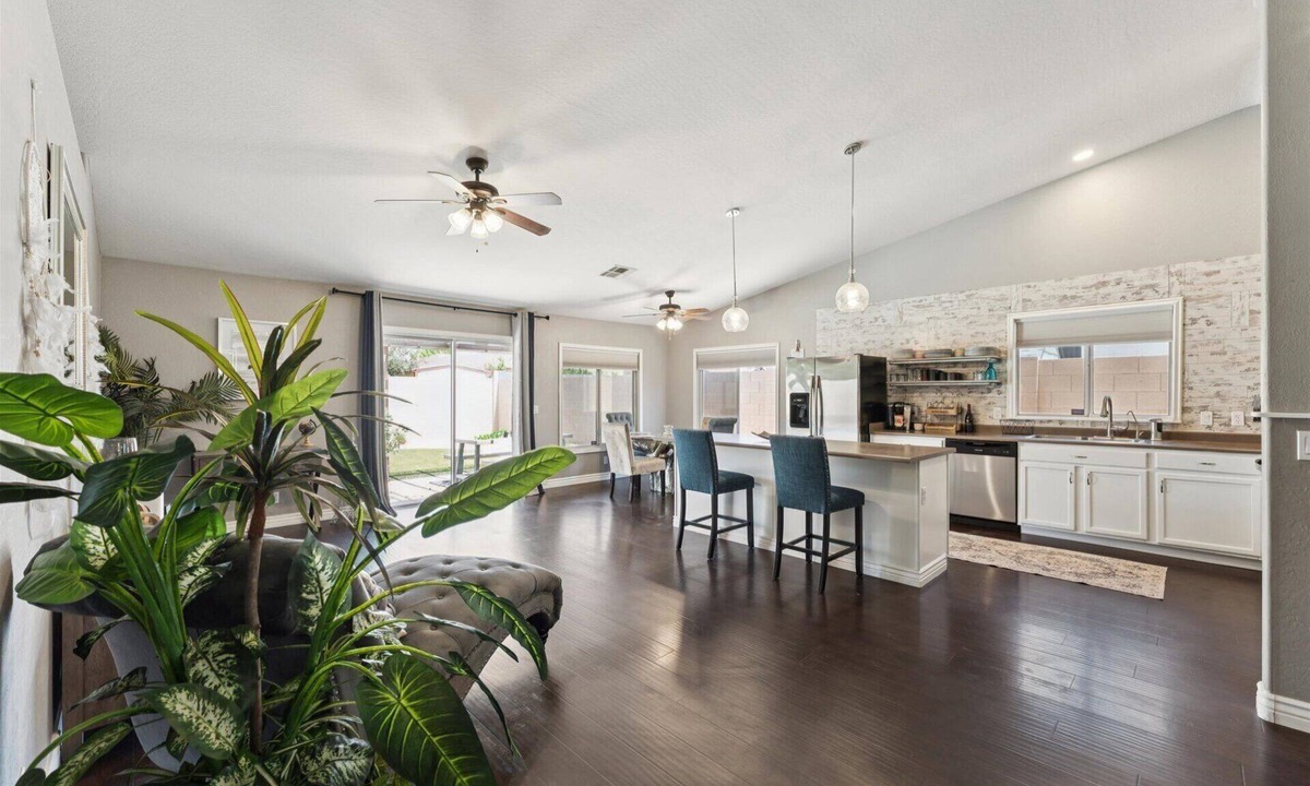 Castlegate House | Modern & Cozy House With Salt Pool & Baja Deck In San Tan Valley