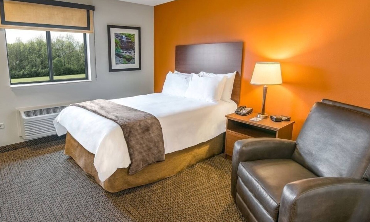 Buena Hotel | Modern Pet-Friendly Stay Close to Yakima Fairgrounds & Local Attractions