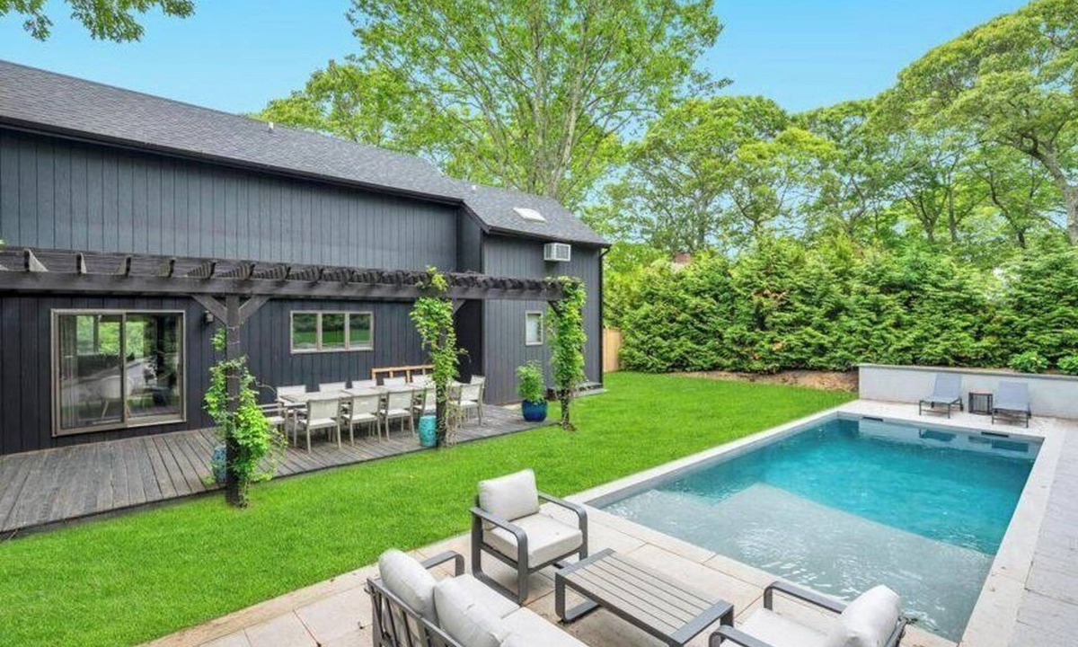 Noyack House | Modern Sag Harbor Escape, Moments from the Water and Long Beach to View.