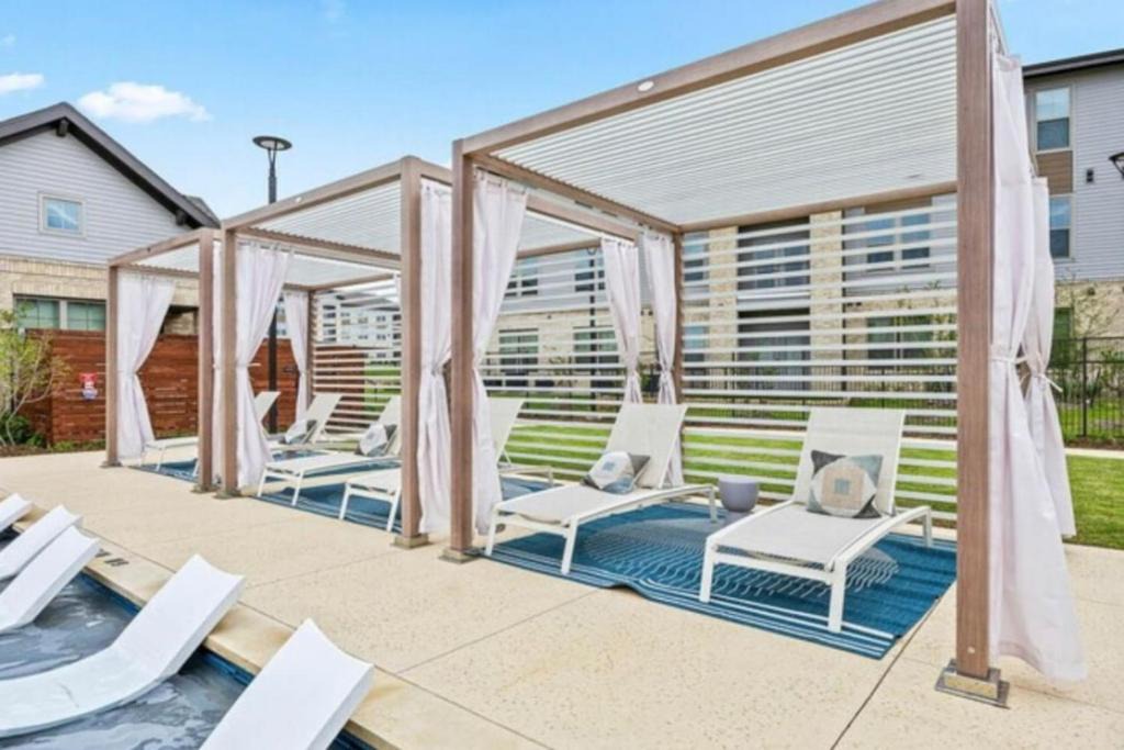 Sherman Apartment | Modern WorkerFriendly Home with Gym A Location