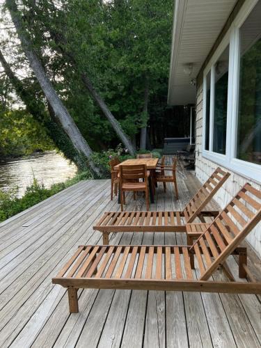 Mayfield House | Monarch Lodge, Giant Riverview, Hot Tub, Fireplace