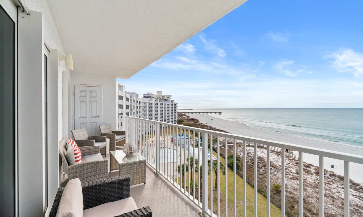 Lower Grand Lagoon Apartment | Moonspinner by Book That Condo
