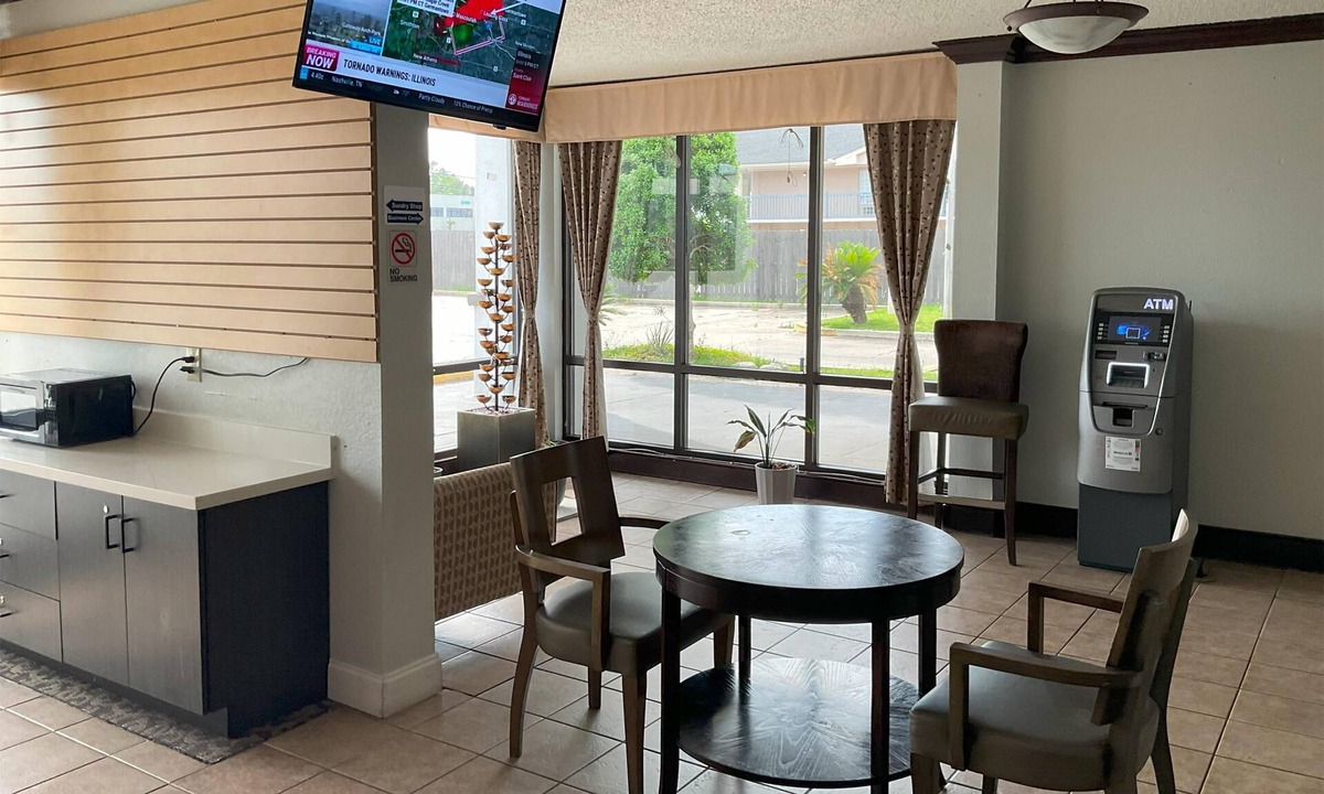 Broadmoor Hotel | Motel 6 Baton Rouge, LA - East - I-12