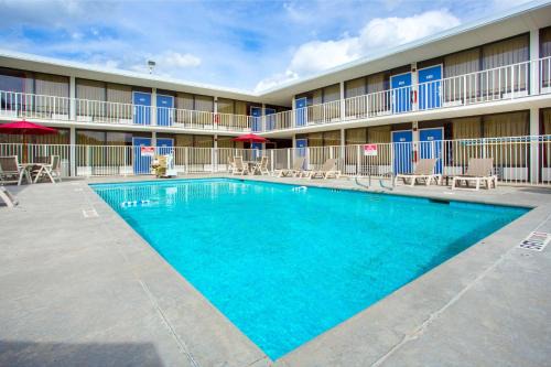 Baton Rouge Hotel | Motel 6 Baton Rouge Southeast