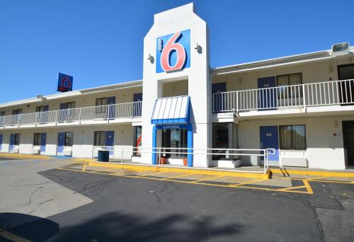 Chicopee Hotel | Motel 6-Chicopee, MA - Springfield