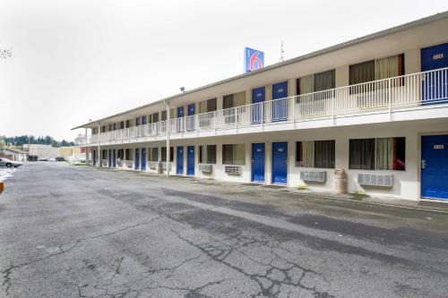 Kelso Hotel | Motel 6-Kelso, WA - Mt. St. Helens