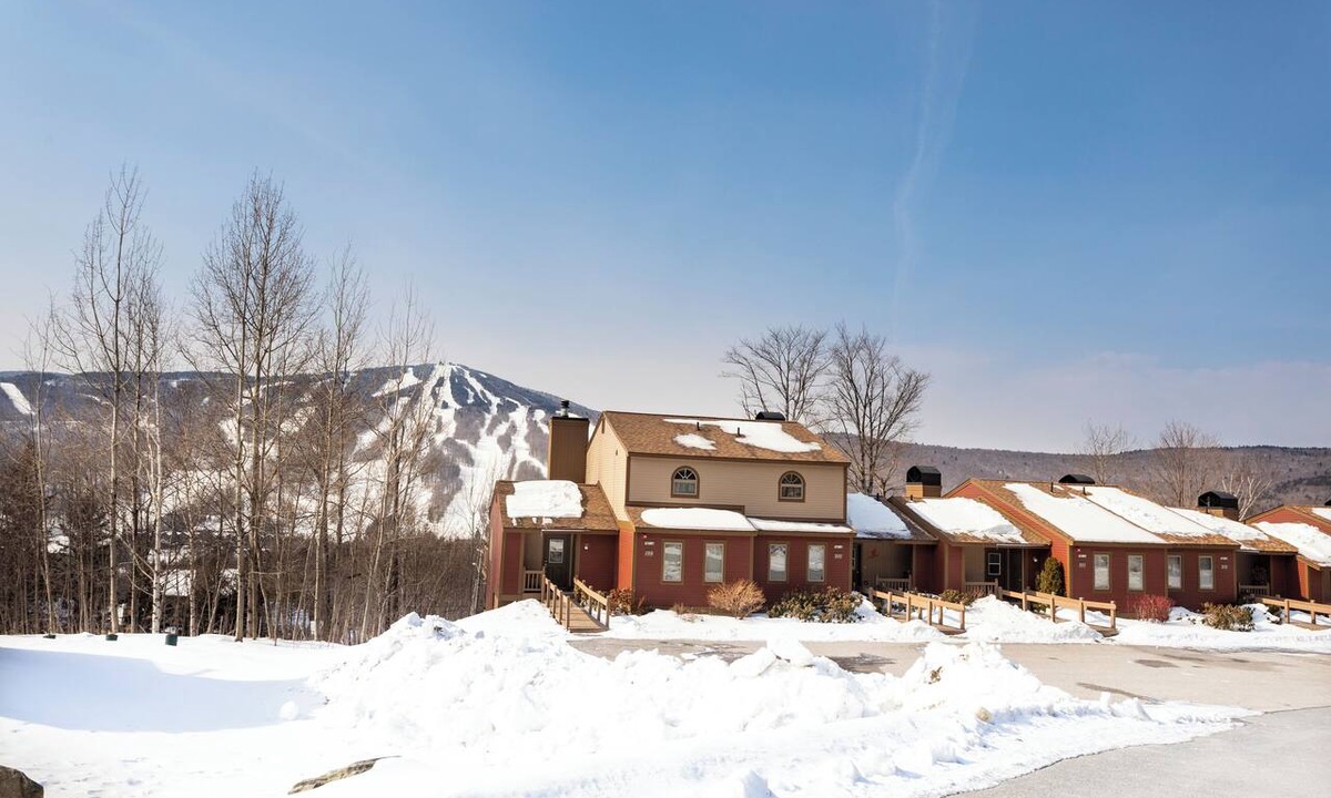 West Dover Hotel | Mount Snow Lodging by Vail Resorts