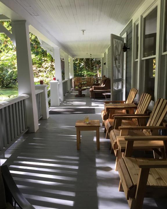 Ashford Hotel | Mountain Meadows Inn & Chalet Suites