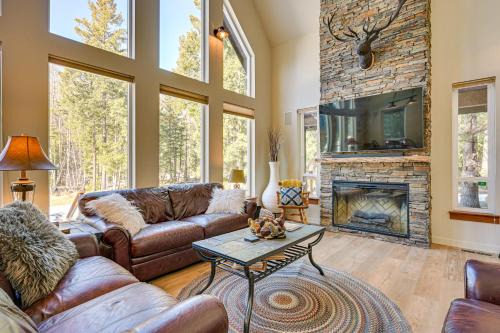 Packwood House | Mtn-View Packwood Cabin w/Deck & Fire Pit