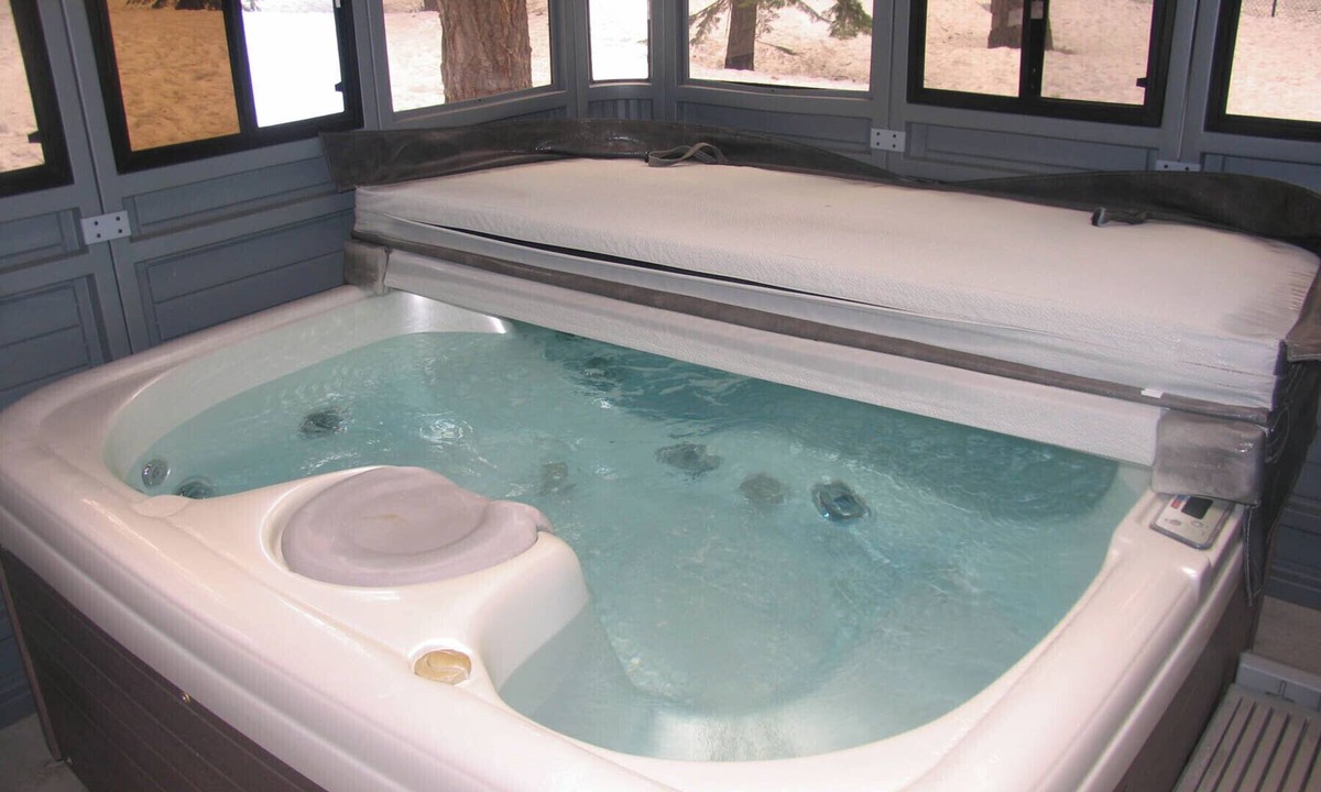 South Lake Tahoe Cabin | Multi-level A-Frame Cabin w/PRIVATE HOT TUB, SAUNA -Sleeps 8, 2 cars only