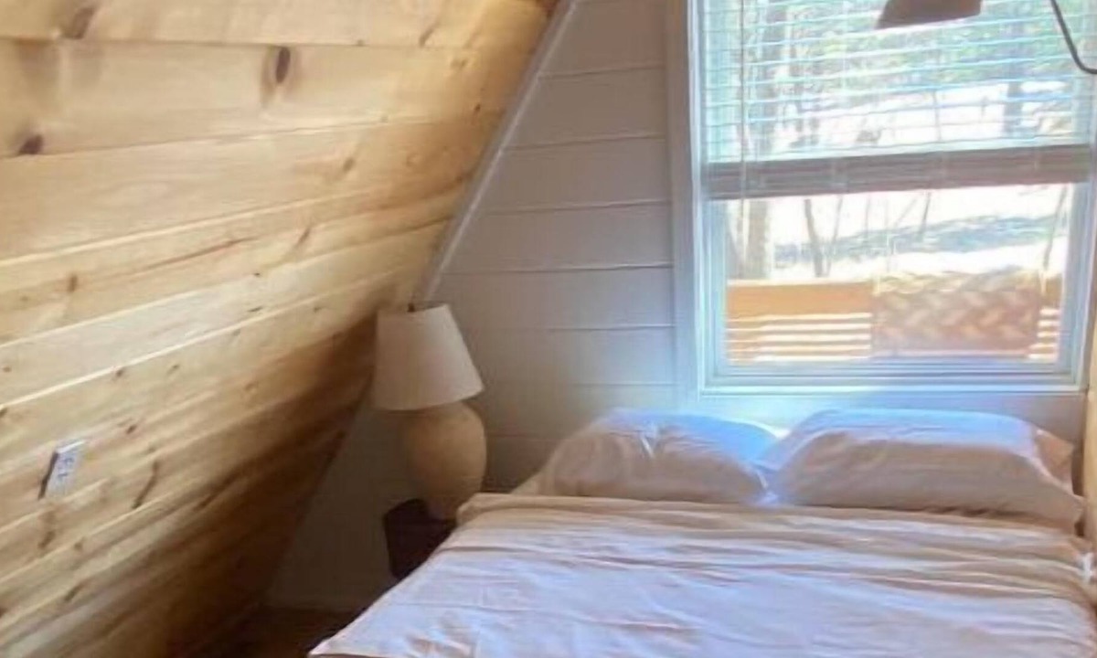 Nekoosa Cabin | Nekoos-a-frame Cabin