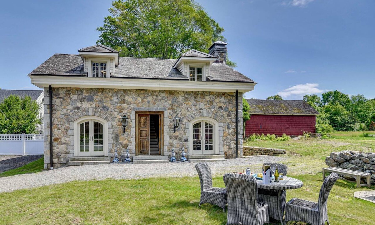 Stonington House | NEW! Beautiful Stone House Near Mystic, Beaches & Foxwoods. Pets Welcomed.