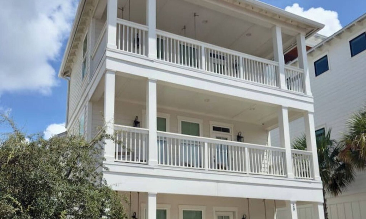 Inlet Beach House | New List 5BR/4.5 BA close to Rosemary Beach