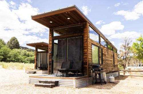 Orderville House | NEW! Modern Cabin Tiny Home at Cliffside #2