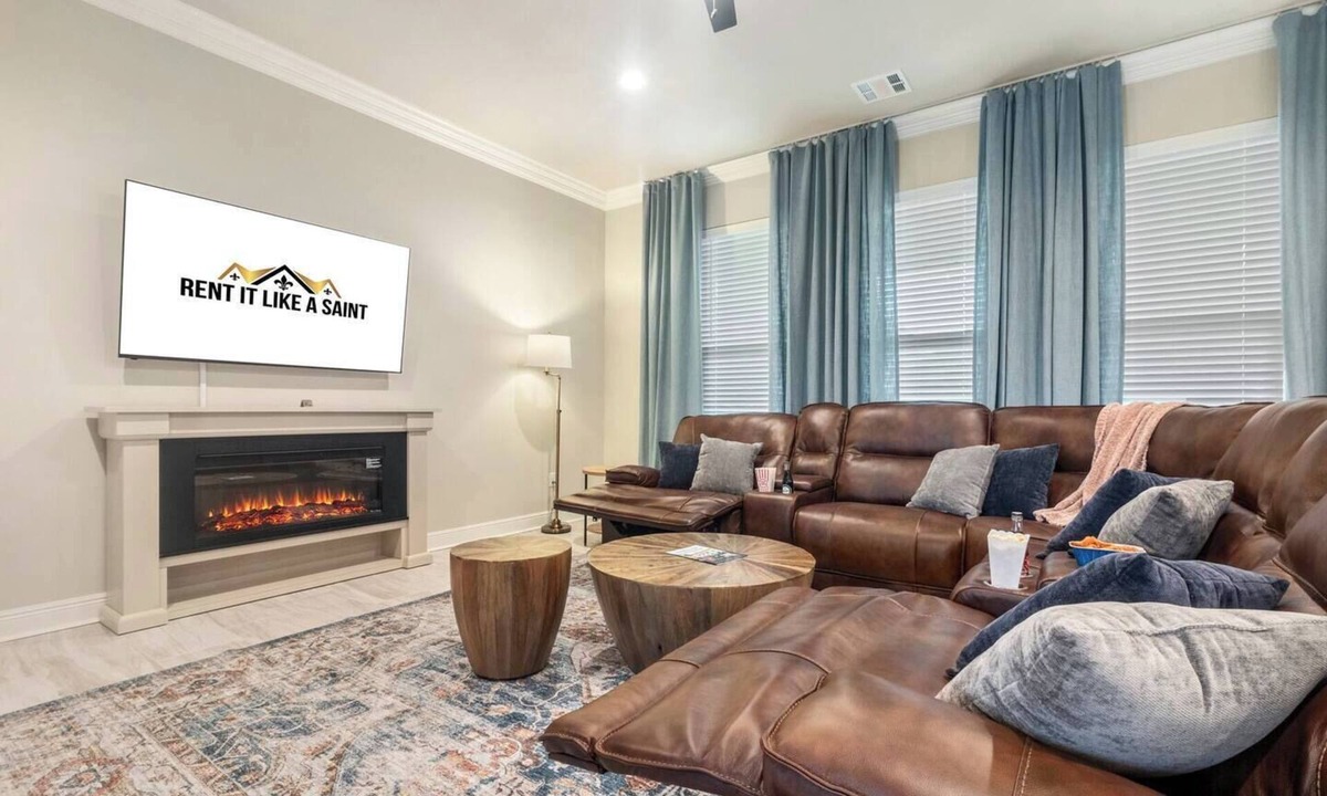 Lake Charles House | NEW PetFriendly Extended Stays Welcome