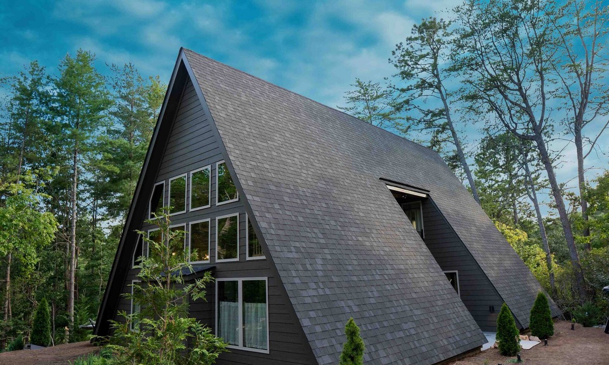 Helen Cabin | New Upscale Rustic A-frame cabin sitting on golf course