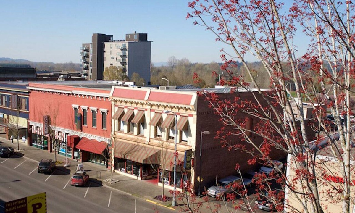 Central Area Apartment | New York Style Loft/Condo in Oldest Historical Building In Downtown Salem Oregon