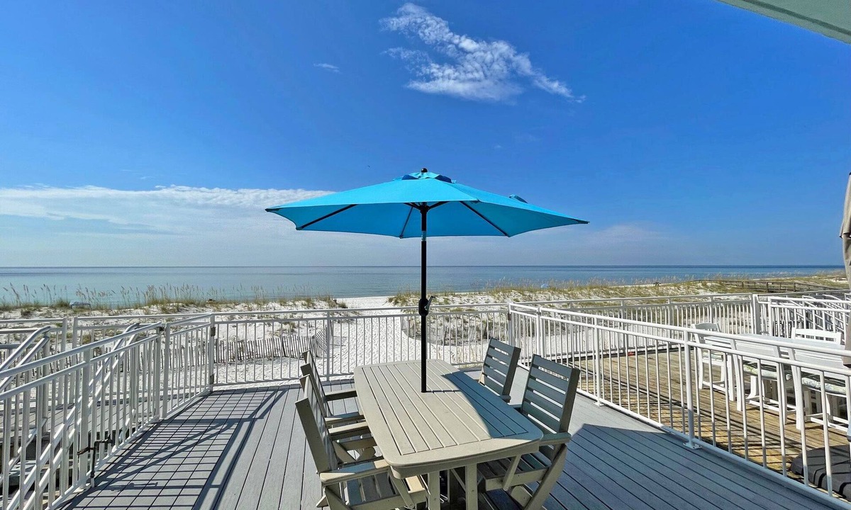 White Sands House | Newly Upgraded Gulf-Front Escape/Perfect for Creating Unforgettable Memories!