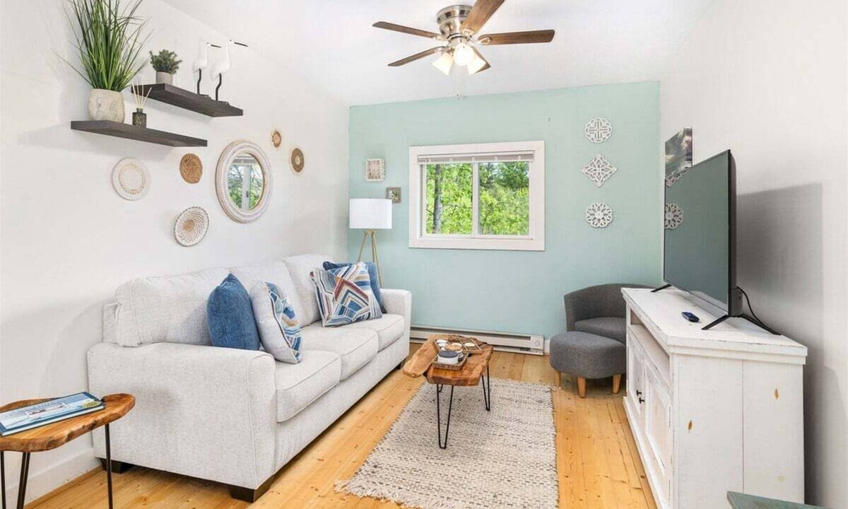 La Pointe Apartment | Niche Suite at Ferry Landing Suites in Downtown La