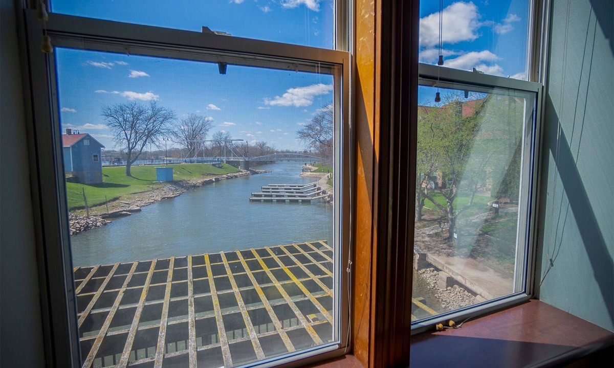 De Pere Hotel | Nuks Executive Suites