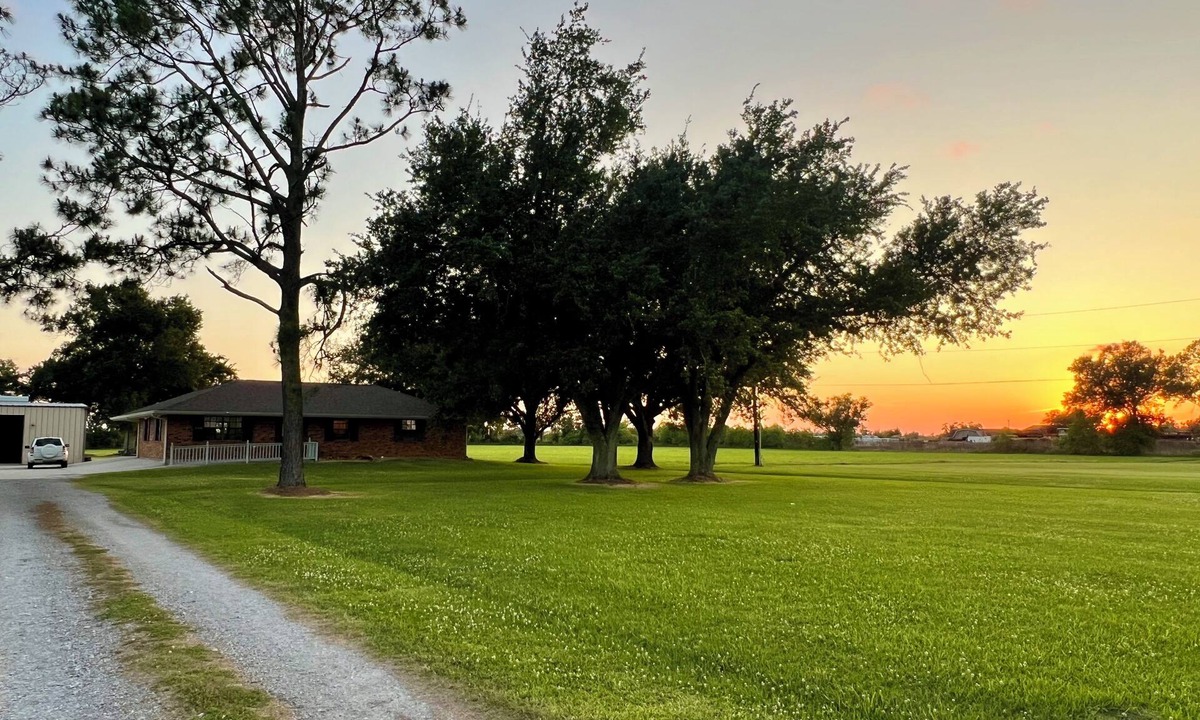 Bourg House | Oaks & Acreage! Comfortable home on 8.5 acres