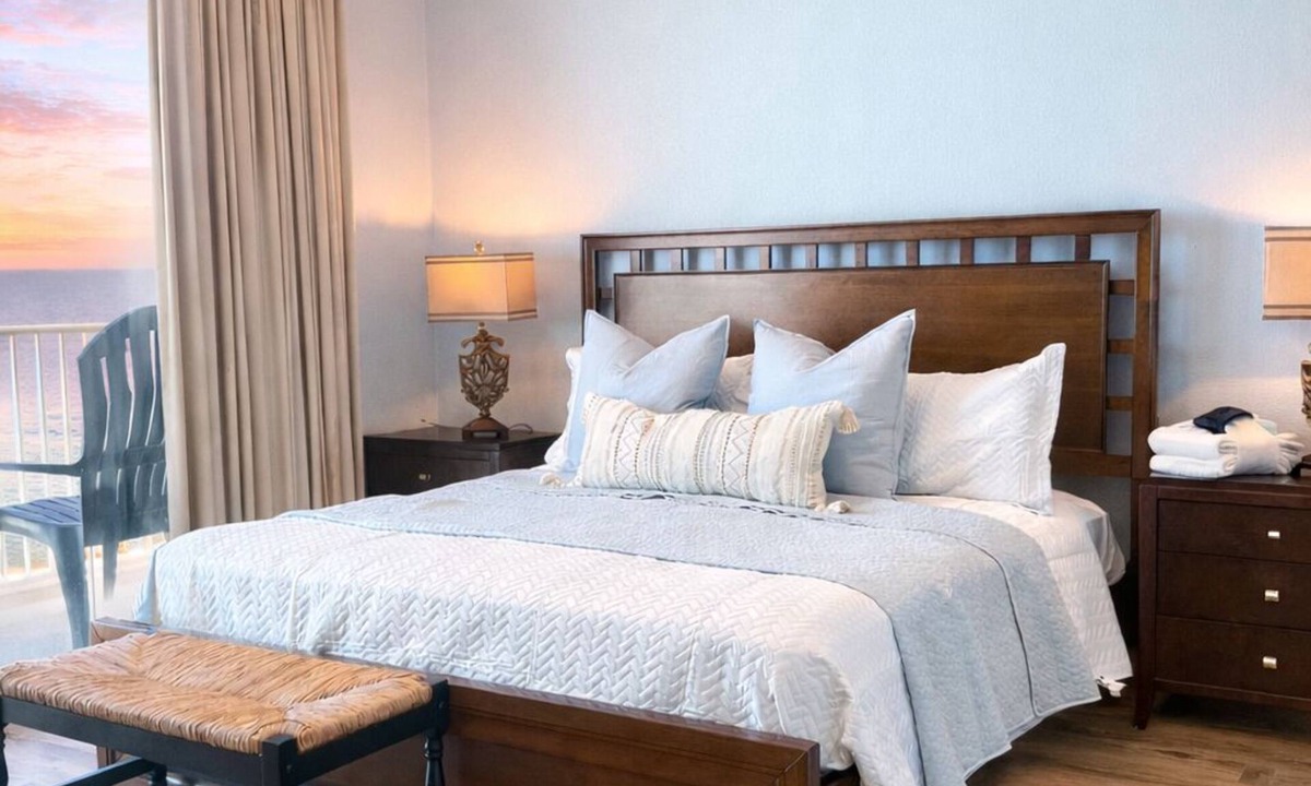 El Centro Beach Condo | Oceanfront Condo, King, Bunks, Sleeps 6