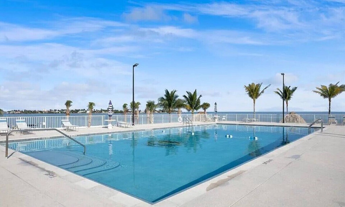 Marathon Condo | OCEANFRONT community, perfect condo, sleeps 4