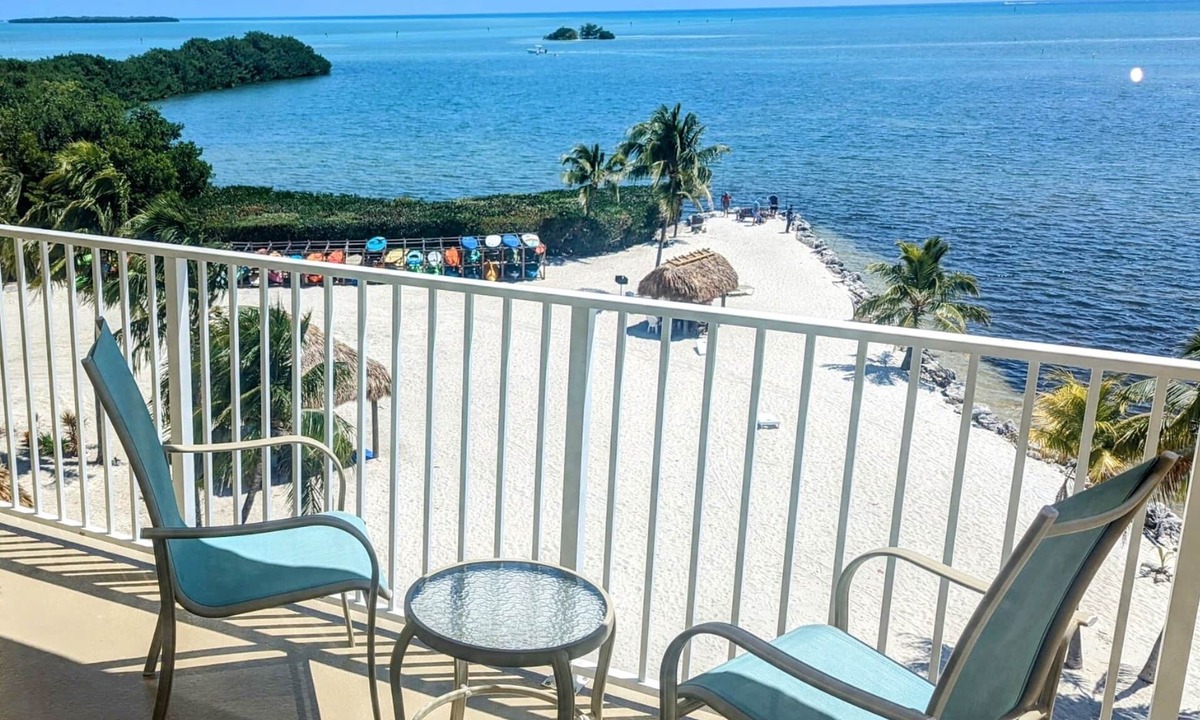 Tavernier Condo | Oceanfront Luxury Condo. Step on to the beach.