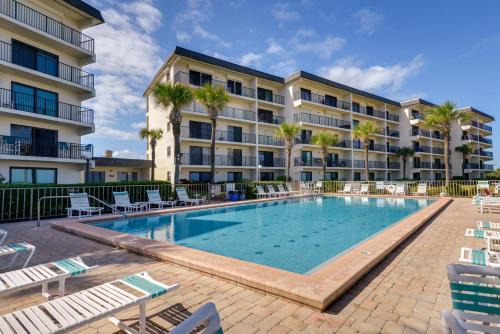 Ormond-by-the-Sea House | Oceanfront Ormond Beach Condo: Community Perks!